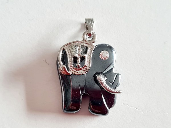 pendentif hématite élèphant